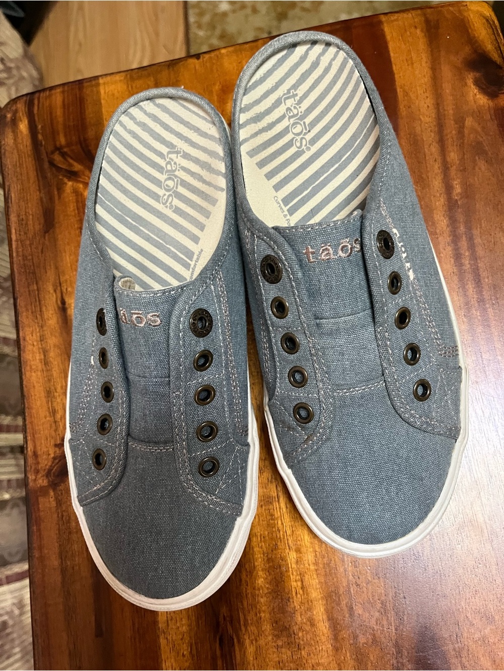 Taos Women’s Sz 8 EZ Soul Mules Denim
Blue